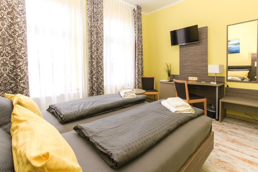 Restaurant & Pension Eshramo Barth Room photo