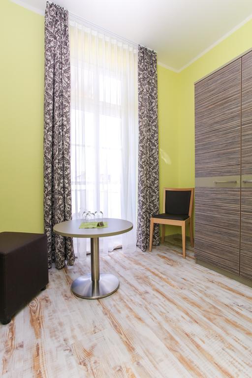 Restaurant & Pension Eshramo Barth Room photo