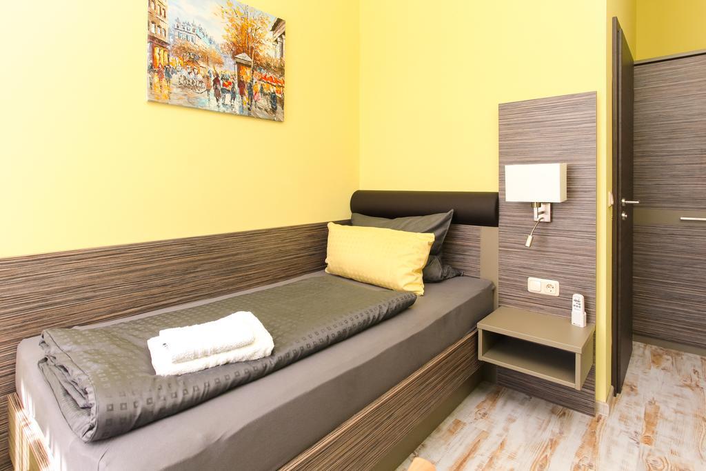Restaurant & Pension Eshramo Barth Room photo